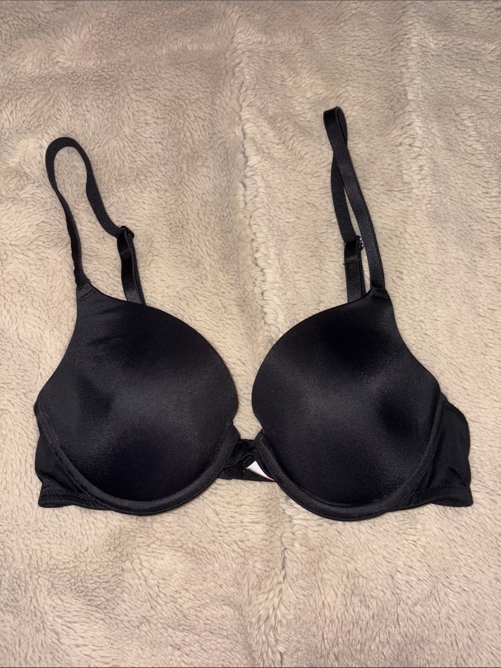VS Pink Wear Everywhere Lightly Lined T-Shirt Bra, size 32B